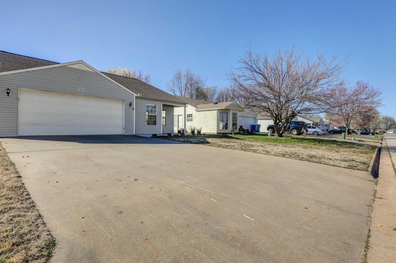 Chic Bentonville Home With Patio And Fire Pit! מראה חיצוני תמונה